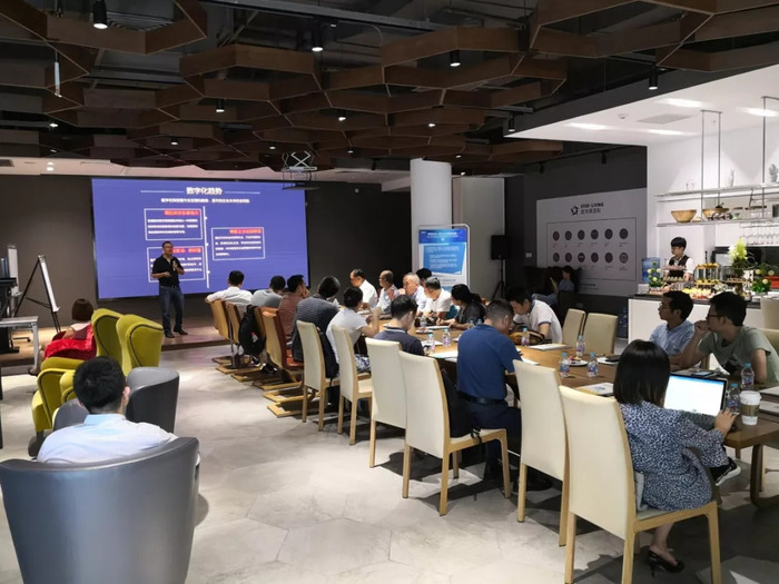 销售易CRM装饰行业沙龙现场